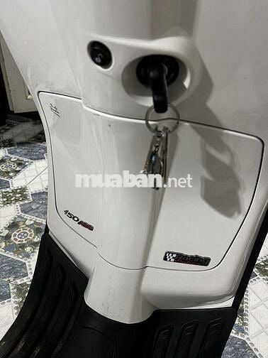 Xe máy Piaggio Vespa Sprint 150 ABS trắng