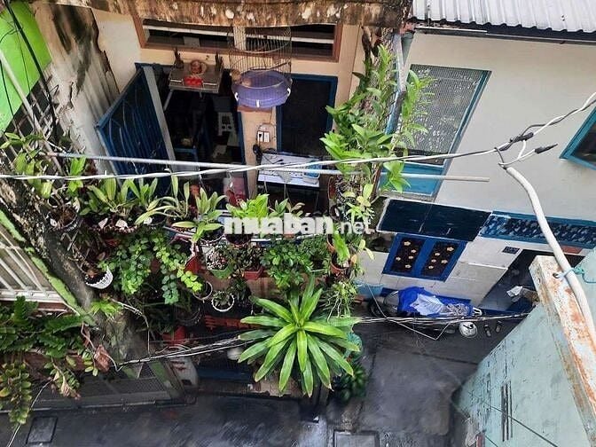 Nhà Ngô gia Tự ,gần Hòa Hảo đúc bê tông , đầy đủ tiện ích