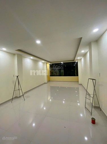 Bán nhà 169 Nguyễn Công Trứ ngay Phó Đức Chính.. DT : 4,5 x 11m, 5 lầu