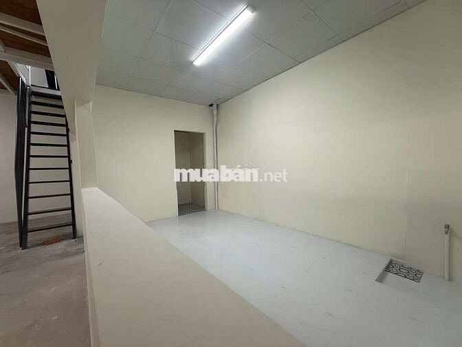 NHÀ MẶT TIỀN KHU KINH DOANH SẦM UẤT