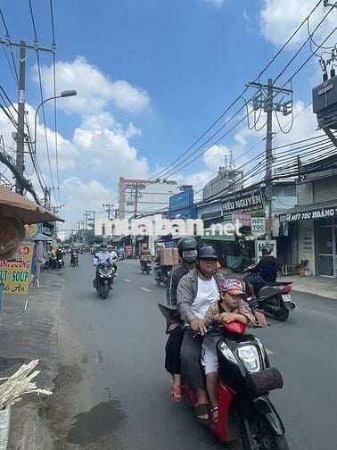 NHÀ MẶT TIỀN KHU KINH DOANH SẦM UẤT