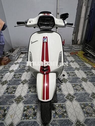 Xe máy Piaggio Vespa Sprint 150 ABS trắng