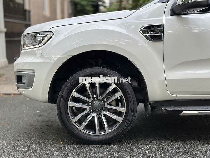 SIÊU PHẨM FORD EVEREST 2019 TRẮNG 4x2 AT