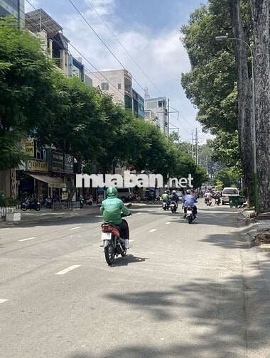 CTNNC mặt tiền đường Hùng Vương, KC: trệt lầu, 4,2x16, giá 25tr/tháng