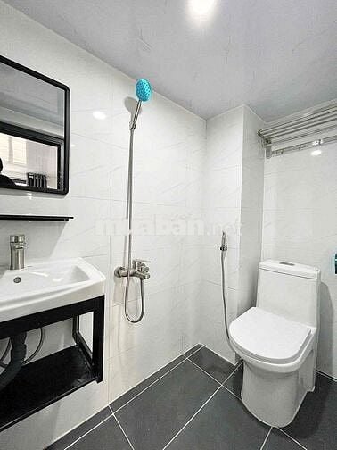 Duplex full nội thất rộng 35m2 nằm ngay BV 175