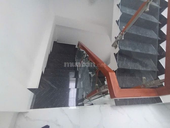 Bán Nhà Quận 2- 3 Tầng- 6PN,Ngang Khủng 7M-Hẻm 4M-Sổ Riêng- Chỉ 6,4 Tỷ