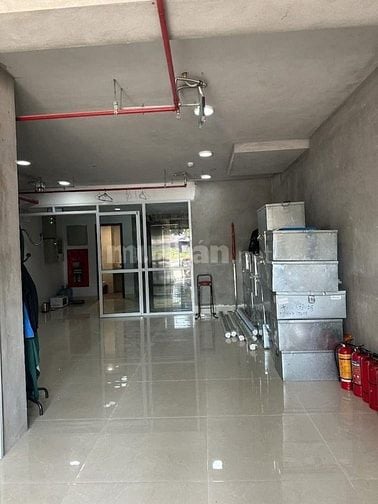 Mặt Phố cách Hồ Tây 500m, chuẩn văn phòng hạng B+, GPXD, PCCC đầy đủ