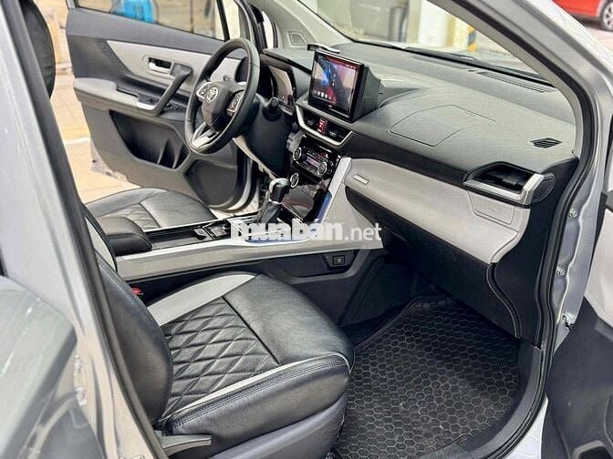 Toyota Veloz Cross 2022 CVT - 56500 km. Xe gia đìn