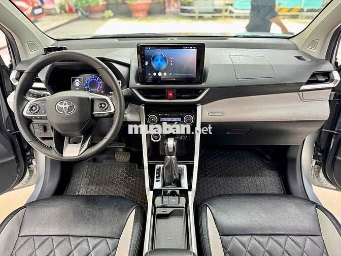 Toyota Veloz Cross 2022 CVT - 56500 km. Xe gia đìn