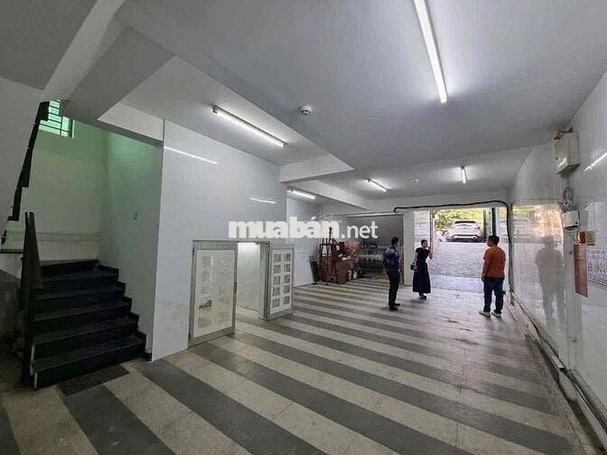 TOÀ NHÀ MT TRƯỜNG SƠN Q10 HẦM TRỆT 4 LẦU CÓ PCCC & TM GIÁ 119TR