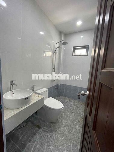 Nhà đẹp cho thuê 3 tầng (6m x 16m) có 4 phòng ngủ khu dân trí cao