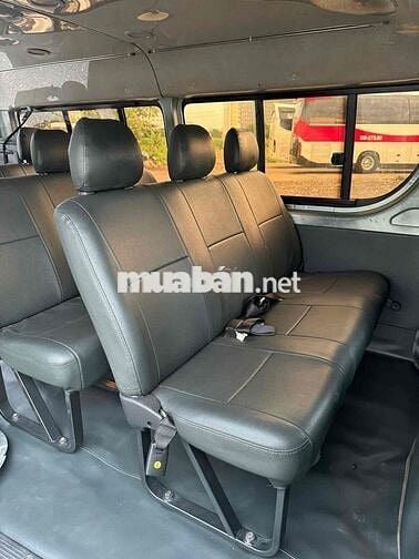 Toyota Hiace 2011 máy xăng 16 chỗ xe cơ quan !