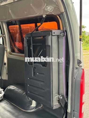 Toyota Hiace 2011 máy xăng 16 chỗ xe cơ quan !