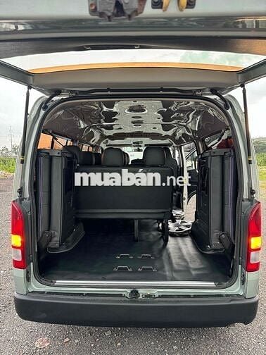 Toyota Hiace 2011 máy xăng 16 chỗ xe cơ quan !