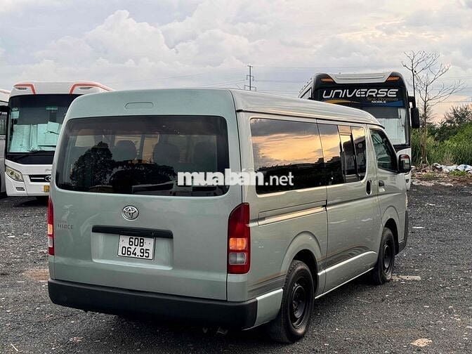 Toyota Hiace 2011 máy xăng 16 chỗ xe cơ quan !