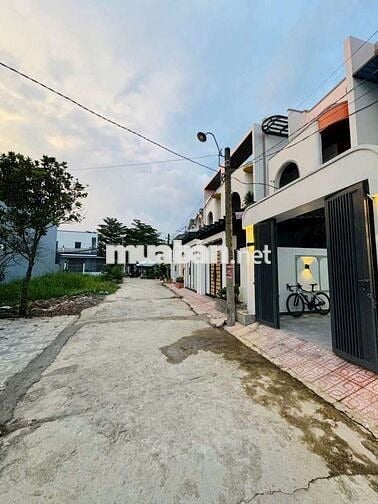 NHÀ KIẾN TRÚC ĐẸP ĐÚC 1 LẦU 5X30 ĐINH ĐỨC THIỆN.XÃ LONG TRẠCH.CẦN ĐƯỚC