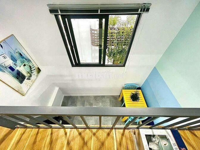 Duplex full nội thất, cửa sổ trời thoáng, gần cầu Điện Biên Phủ, Q1