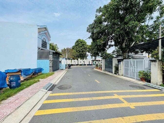 219m2 - Giá 980tr đất 2 mặt tiền gần QL22, sổ riêng|