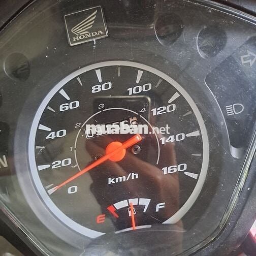 Xe còn mới,lốp theo xe,đi được 9000 km