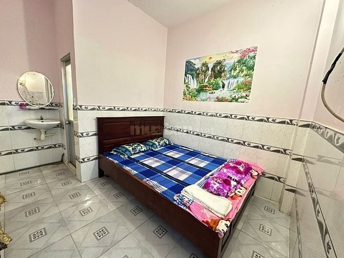 Cần cho thuê nhà nguyên căn 2 tầng Dt 130m2 tại Dĩ An