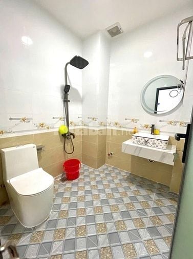 Cho thuê nhà đẹp An Dương Vương, Q6 giá 18tr 