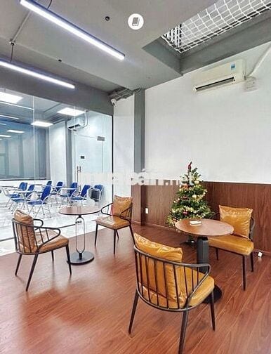 CHO THUÊ NHÀ MT VÕ OANH, Q.BT – DT 10x18M, TRỆT 2 LẦU – GIÁ 140 TRIỆU