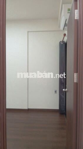 Cho thuê chung cư 2PN nội thất cơ bản & 2 máy lạnh, rèm