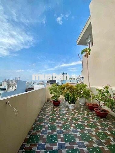 Nhà 2 mặt tiền 4 lầu (3,1m x15m) Hồng Bàng q11