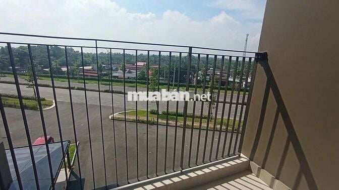 Cho thuê chung cư 2PN nội thất cơ bản & 2 máy lạnh, rèm