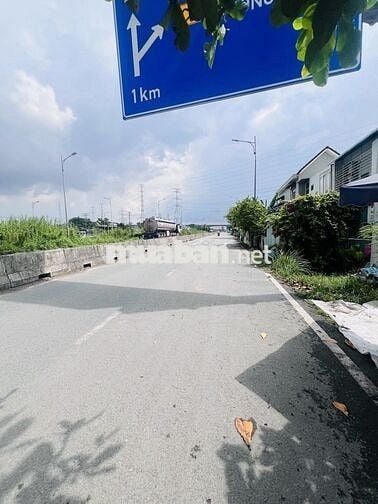 Nhà phố 2 mặt tiền Nguyễn Văn Tạo - Nguyễn Hữu Thọ. Sổ hồng riêng