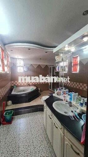 Nhà 5 tầng sát mặt tiền ( 4m x 18m) Lạc Long Quân q11