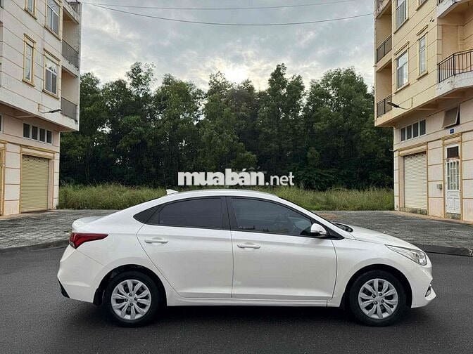 Hyundai Accent 2019 1.4 MT Base - 90000 km