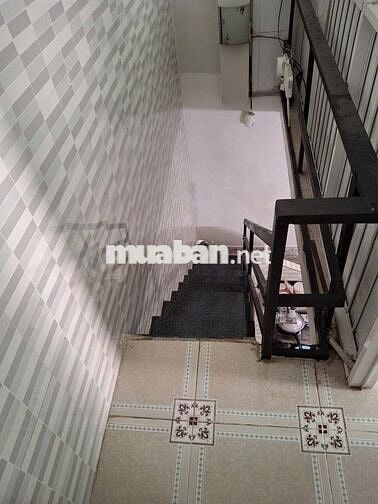 Bán nhà 1 trệt 1 lầu diện tích 18m2. Tại Phước Kiểng