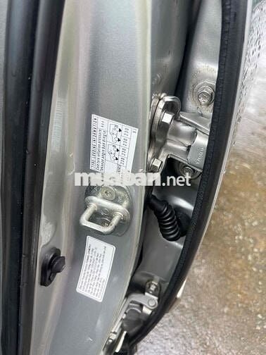 Cần bán innova 2013E