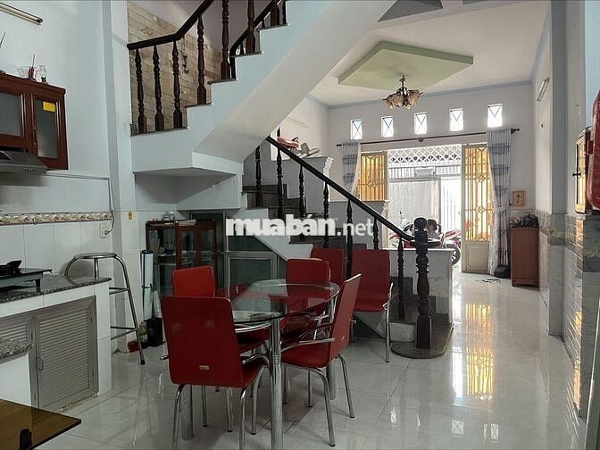 Cho thuê nhà nguyên căn 1 trệt 1 lầu – hẻm xe tải ra vào thoải mái