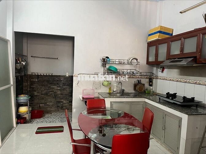 Cho thuê nhà nguyên căn 1 trệt 1 lầu – hẻm xe tải ra vào thoải mái