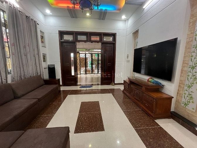 Bán nhà 3 lầu giá 13 tỷ đường 39 phường Bình Trưng TPHCM.