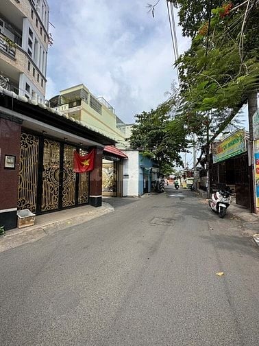 Bán nhà 3 lầu giá 13 tỷ đường 39 phường Bình Trưng TPHCM.