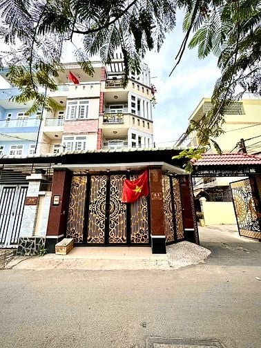 Bán nhà 3 lầu giá 13 tỷ đường 39 phường Bình Trưng TPHCM.