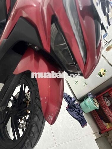 xe có vô đc ích món đồ chơi xe có chầy và bể nhẹ