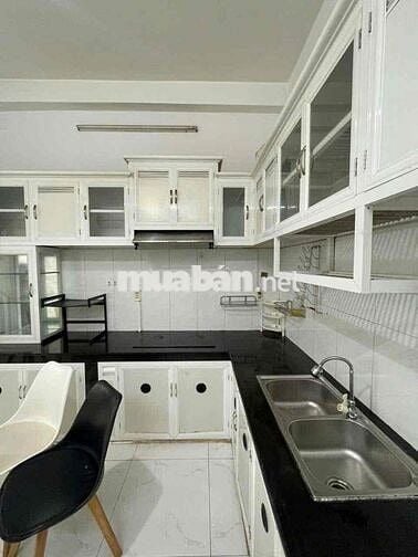 Nhà 1 trệt 1 lầu 2PN 2WC sẵn nội thất mới đẹp gần Lê Văn Chí Thủ Đức