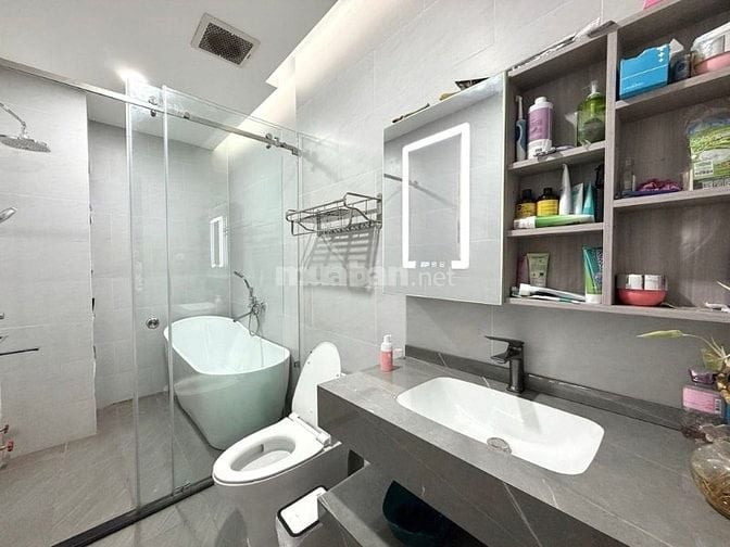 BÁN TÒA CĂN HỘ DỊCH VỤ 8 TẦNG - 13 PHÒNG - DÒNG TIỀN 100 TRIỆU/ THÁNG