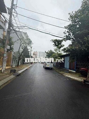 kho đôi 2MT phạm Đức sơn p16q8 DT 350m giá 40tr