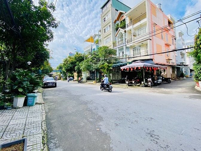 bán LÔ GÓC 2  MẶT TIỀN KINH DOANH, + 6 PHÒNG CHDV, DT 4,5m x 15m đs 59