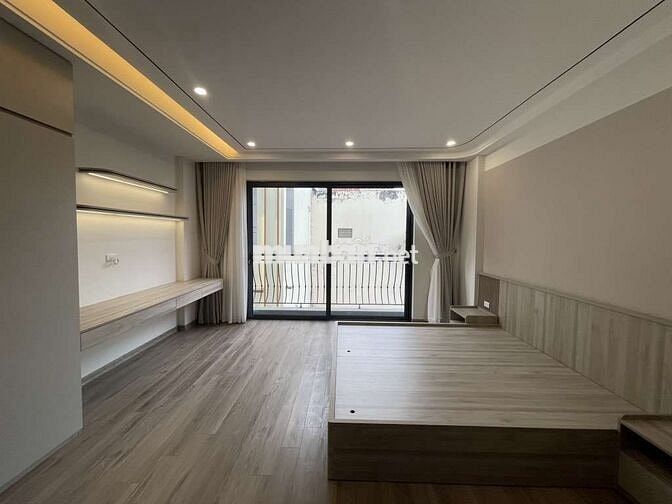 🏠 Gân Aeon Nhà mới 6 tầng thang máy, ô tô vào nhà, trung tâm Phố Trạm