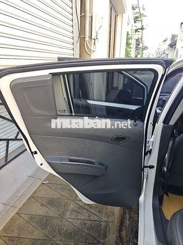 Chevrolet Spark LT 1.2 Trắng 2017 Số sàn