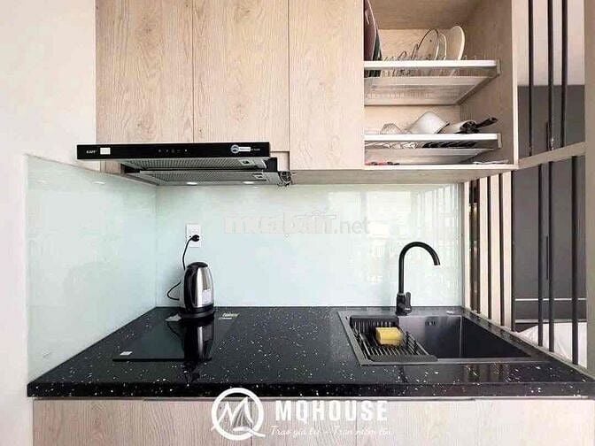 CĂN HỘ STUDIO BAN CÔNG QUẬN 10, VIEW ĐẸP, CV LÊ THỊ RIÊNG,GO MIỀN ĐÔNG