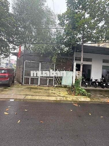 kho đôi 2MT phạm Đức sơn p16q8 DT 350m giá 40tr