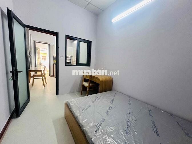 Căn hộ 2PN + sân thượng, full nội thất ngay Cv Hoàng Văn Thụ