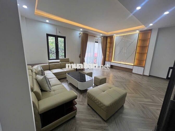 HOÀNG NHƯ TIẾP - LÕI LONG BIÊN -NHÀ MỚI Ở LUÔN FULL NỘI THẤT-THANG MÁY